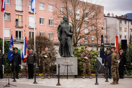 Polaganje cvetja k spomeniku Rudolfa Maistra (13)